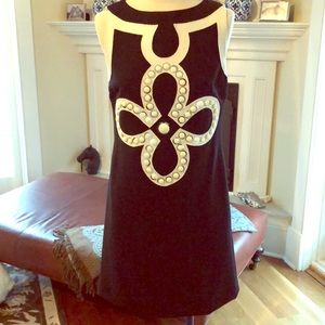 Sleeveless wool shift dress